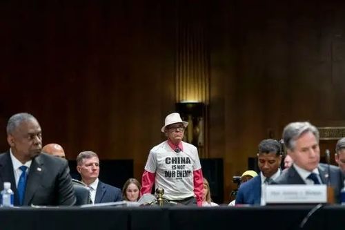 美三大部长同台炒作对华竞争，台下：中国不是敌人！