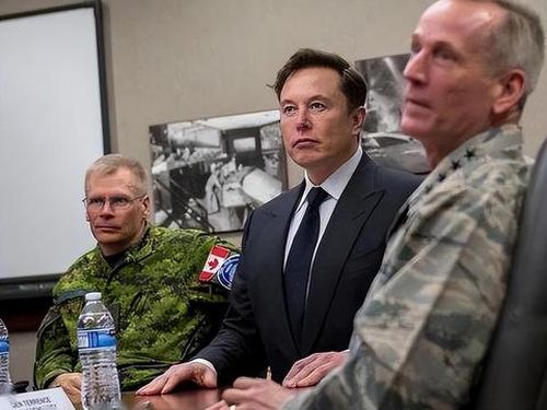 如何打败中国？面对军方提问，马斯克的回复让全场鸦雀无声！