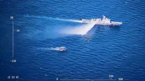 王毅谈仁爱礁争议，点名美国