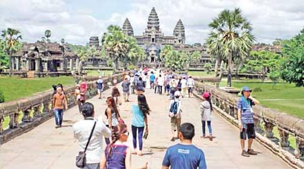 今年头7个月进入柬埔寨国家的游客人数已超过300万名