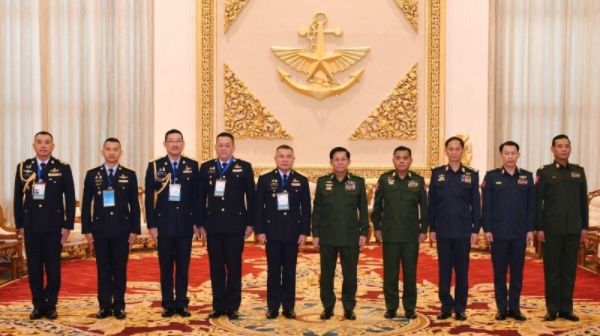 泰国皇家空军司令与军委会主席会晤