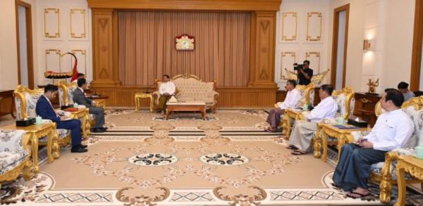 军委会主席会见柬埔寨驻缅甸大使讨论经济和选举问题