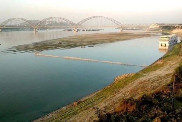 缅甸两大河流水位暴涨