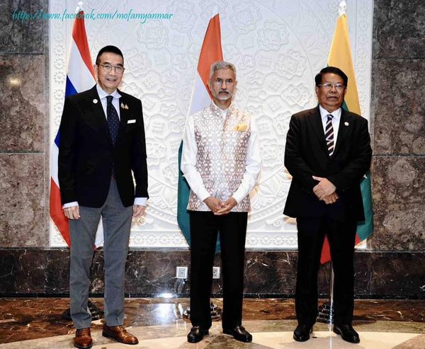 副总理兼外交部长吴丹穗出席在印度新德里举行的“缅甸-印度-泰国三方会议”