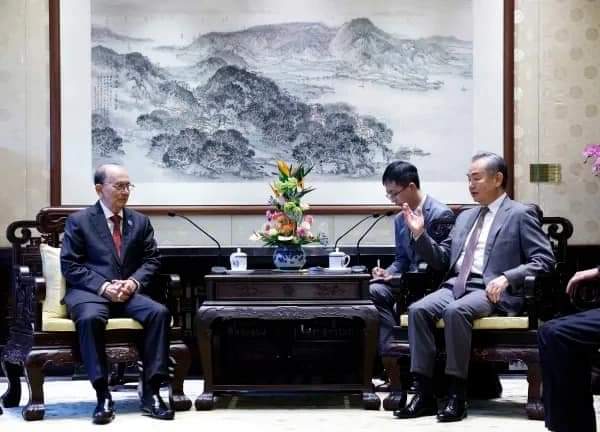 军委会主席敏昂莱大将接见访华回国的前总统登盛和副大将梭温