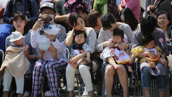 2024年日本国家年新生婴孩人数将第一次降低到70万人以下 