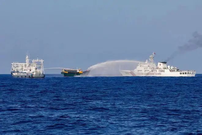 美航母进入南海，紧张的却是菲律宾，中国海警用特殊方式捍卫主权