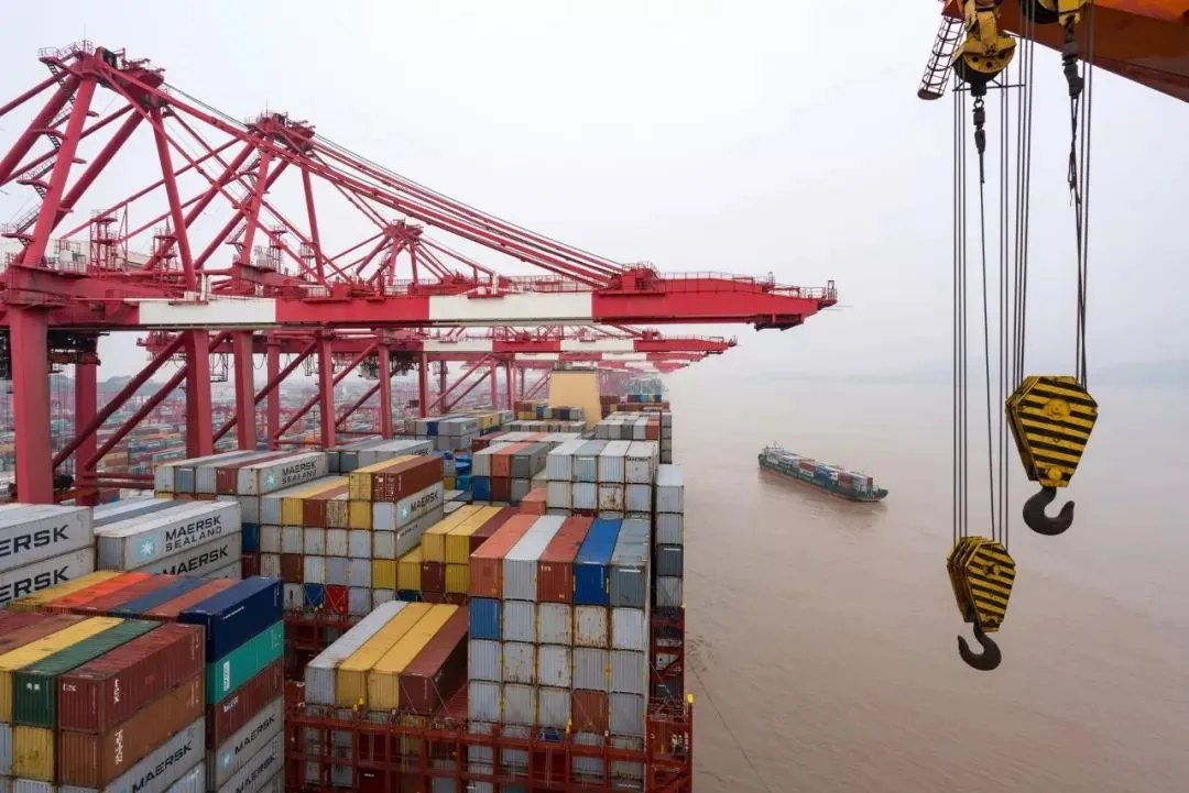 中国四连发精准打击对手软肋，美国后院起火，不敢挑起对华贸易战