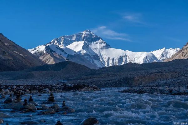 尼泊尔在今年登山季节批准国外381名登山员前来攀登其国内山峰