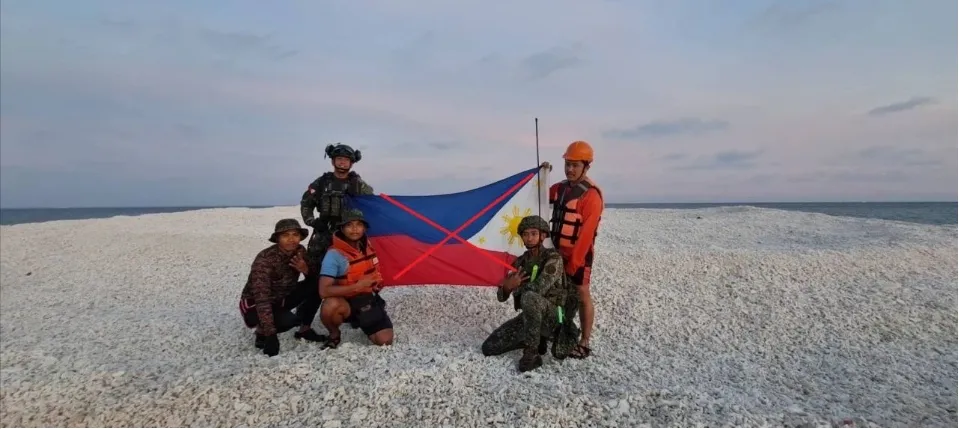 菲律宾6人非法登上铁线礁，被依法处置，中国在南海的机遇来了
