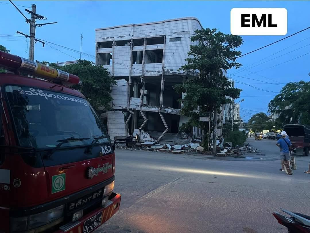 曼德勒地震受损建筑再次发生倾斜倒塌