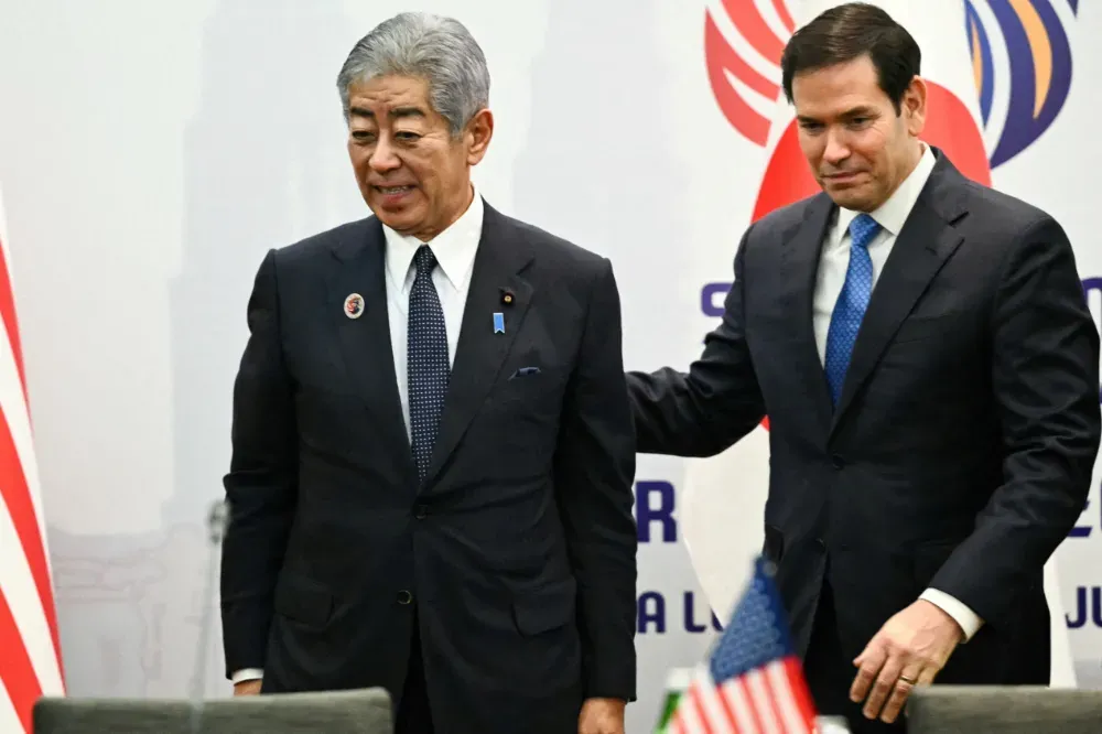 美国好听话刚说完，就对日征收200%关税，日本当反华炮灰求锤得锤