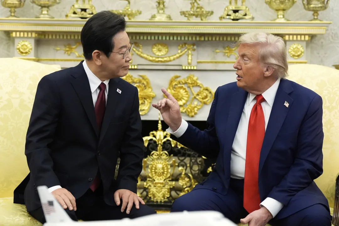 特朗普：要不你跟我一起访华，还环保呢