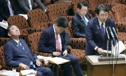 日本替美军干脏活，中俄首次出动潜艇反制，美国也出手收拾日本