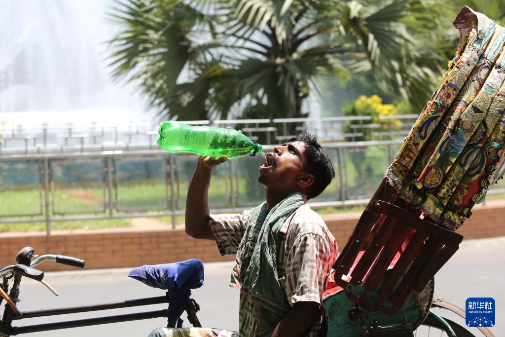 气温升高加剧孟加拉国的卫生与经济危机