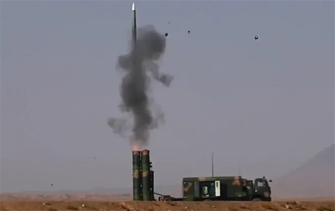 拿到中俄武器后，伊朗底气大增！严厉警告以色列，直接叫板美欧国家