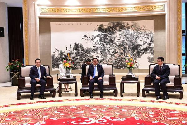 缅甸代总统敏昂莱大将与云南省政法委书记会面 商讨加快推进中缅经济走廊项目及协议落实