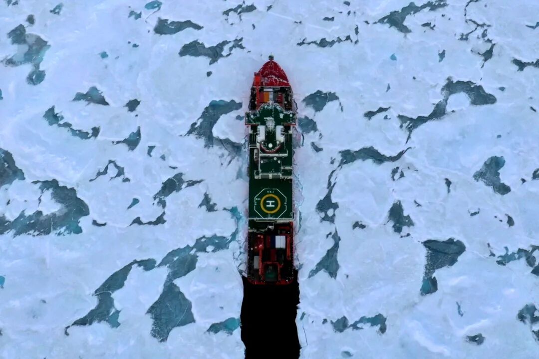 “中国科考船前往阿拉斯加以北，引发美国关注”