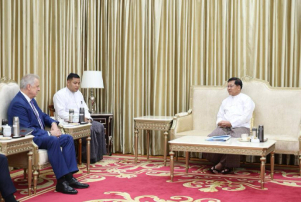 敏昂莱与俄圣彼得堡市代表团会谈 双方同意加强多领域合作