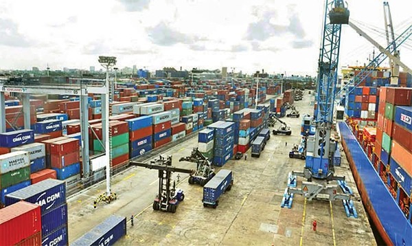 本月将有60艘国际集装箱船靠港