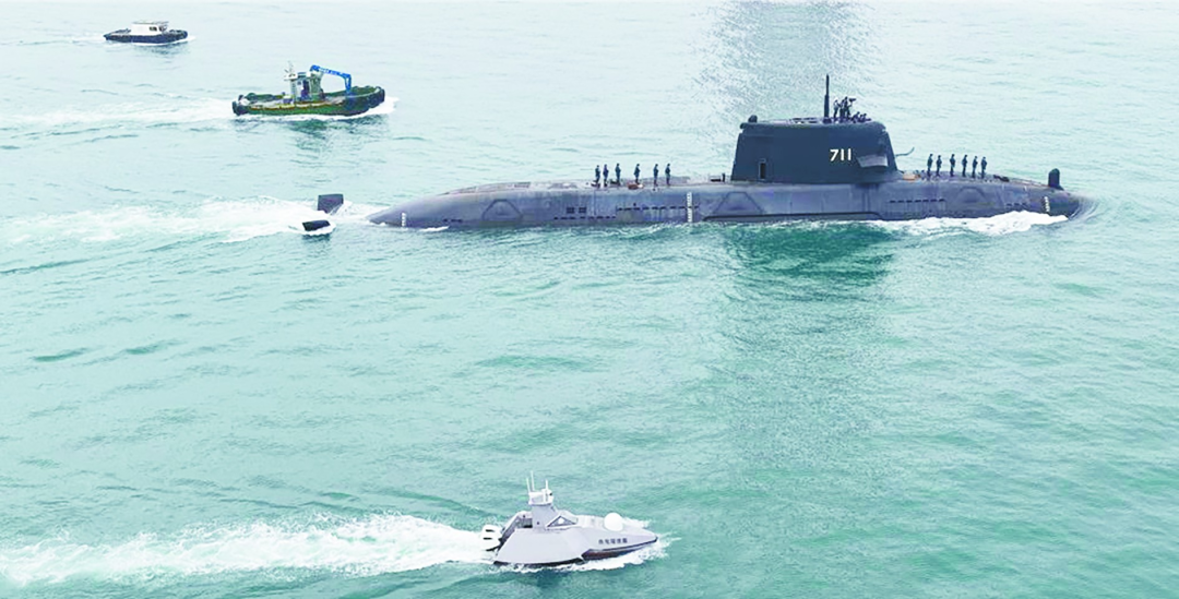 台自制潜艇，出事了！