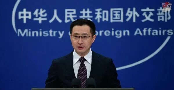 中方回应“是否正在东海和南海大量部署海军和海警舰艇”