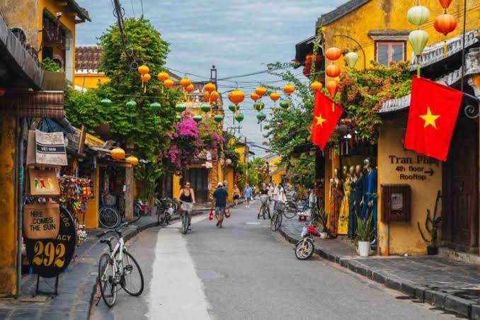 2025年内进入越南国家的国际游客人数达2,100多万人