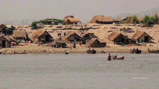 奔腾的伊江水——记仰光励学社（曾冠英 周蒂芸）