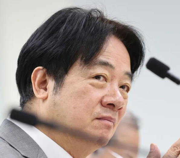 赖清德当局结结实实挨了美国“三大巴掌”