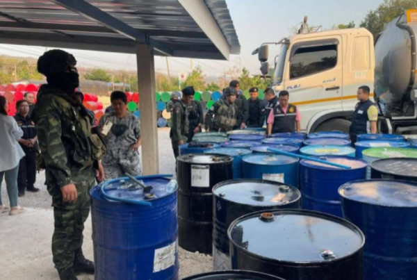 泰国达府湄索县查获逾万升走私柴油