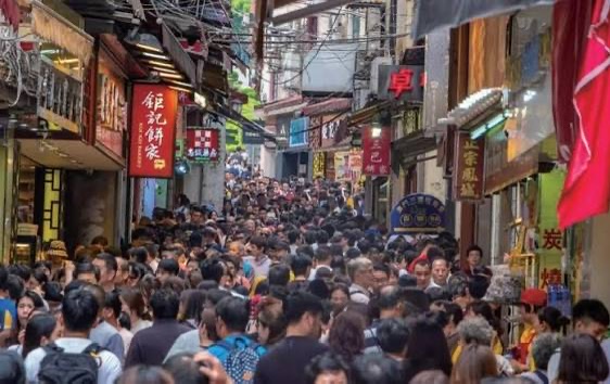 2025年年底中国澳门特区人口达到68.89万人