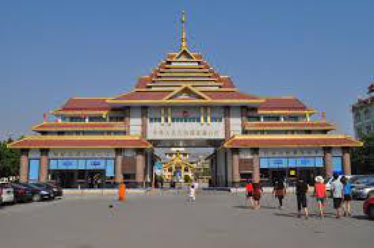 中缅讨论恢复边境贸易通道 马珈大使拜会缅甸当选总统敏昂莱