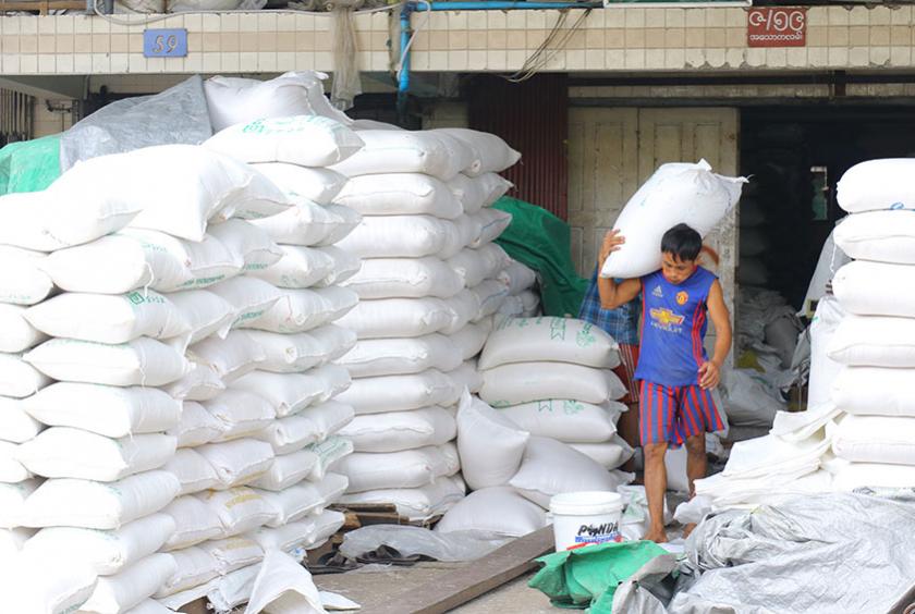 伊洛瓦底省央冬县区上个月向仰光市输送出大量“飞虎”品种大米