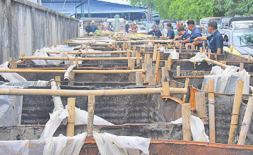 仰光大都市的底律明格拉鲜货市场利用废弃蔬菜垃圾制作天然肥料