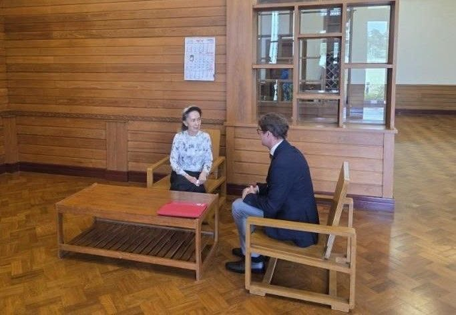 昂山素季会见红十字国际委员会驻缅代表