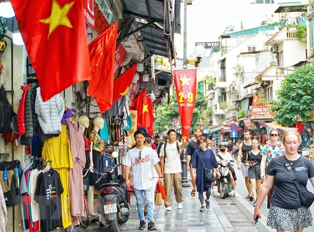 今年头7个月进入越南国家的国际游客人数近1,390万人