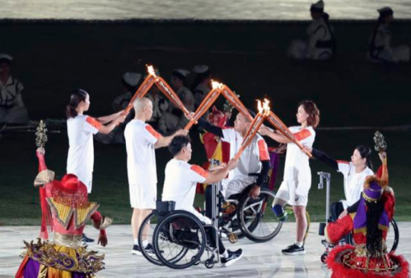 第五届亚洲残疾人运动会中国派出300多名残疾运动员参与比赛